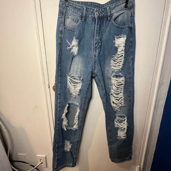 Distressed Boyfriend jeans from Amazon, size 26 - Picture 3 of 4